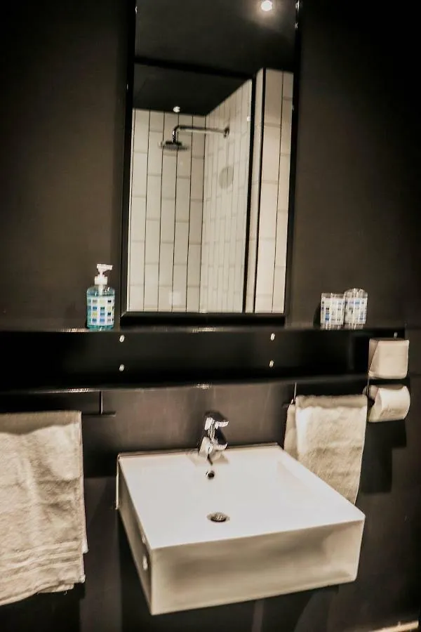 Wex1 - Modern, Iconic, Pool, Gym, Wifi, Secure Parking Apartment Cape Town