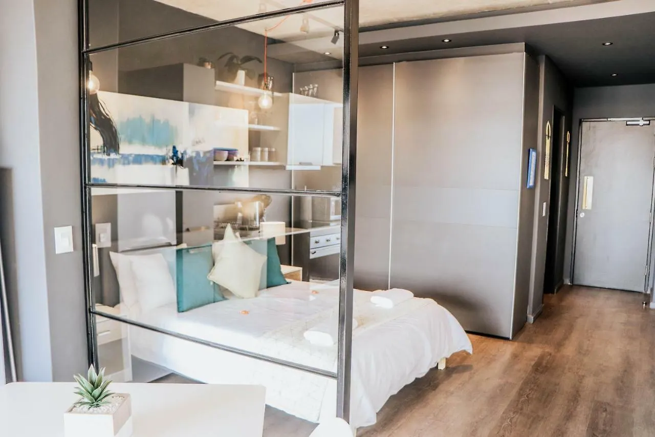 Wex1 - Modern, Iconic, Pool, Gym, Wifi, Secure Parking Apartment Cape Town South Africa