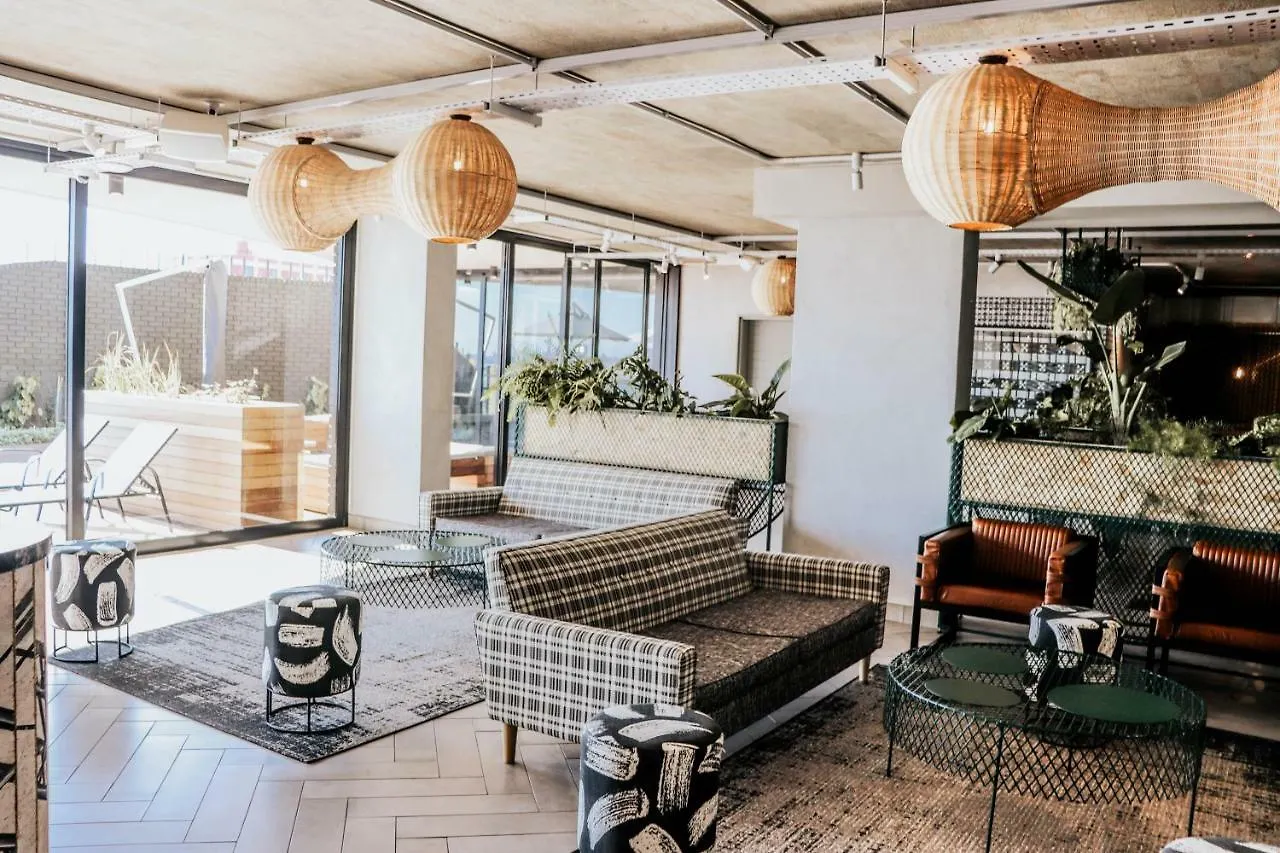 Wex1 - Modern, Iconic, Pool, Gym, Wifi, Secure Parking Apartment Cape Town