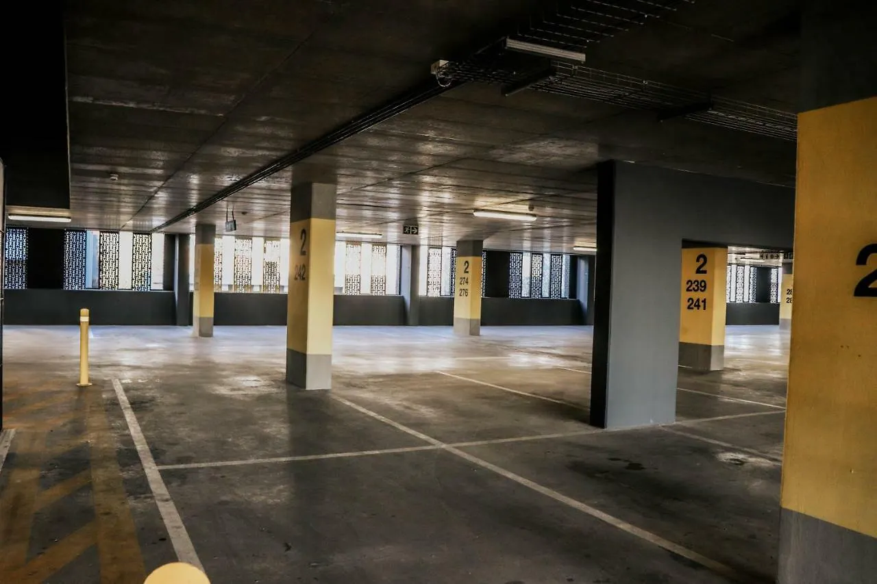 Wex1 - Modern, Iconic, Pool, Gym, Wifi, Secure Parking Apartment Cape Town