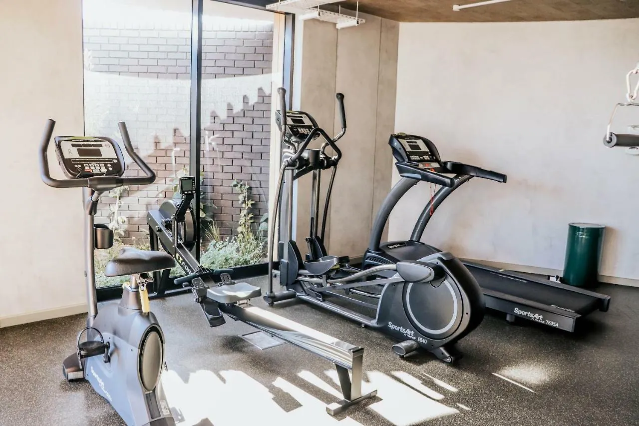 Wex1 - Modern, Iconic, Pool, Gym, Wifi, Secure Parking Apartment Cape Town