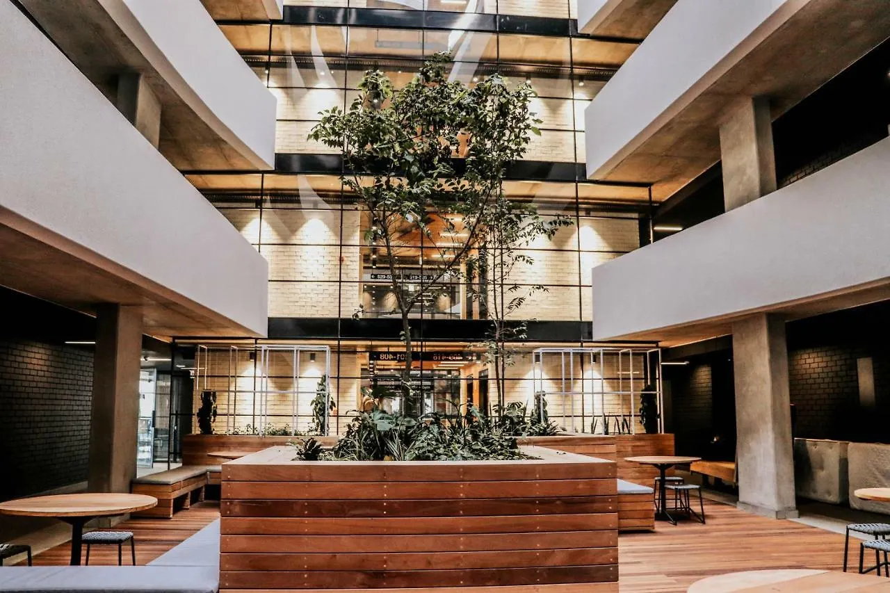 Wex1 - Modern, Iconic, Pool, Gym, Wifi, Secure Parking Apartment Cape Town