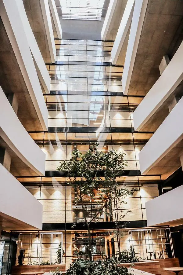 Wex1 - Modern, Iconic, Pool, Gym, Wifi, Secure Parking Apartment Cape Town